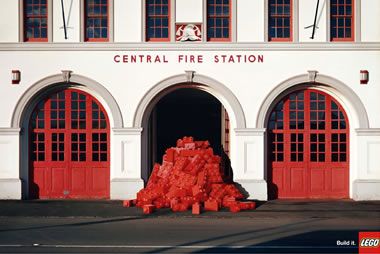 Creative Lego advertisements (40 photos)