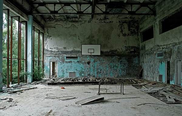 Places where no one would like to live (25 photos)
