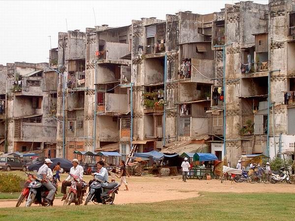 Places where no one would like to live (25 photos)
