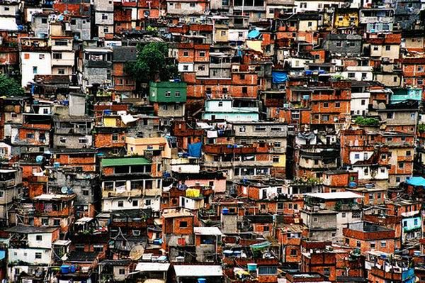 Places where no one would like to live (25 photos)
