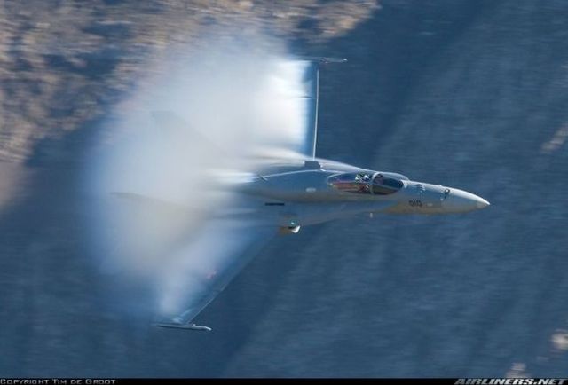 Great pictures of planes (21 photos)