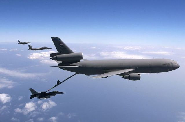 Great pictures of planes (21 photos)