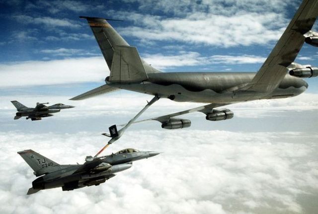 Great pictures of planes (21 photos)