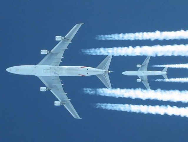 Great pictures of planes (21 photos)