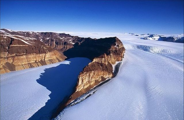 Beautiful pictures made from above (40 photos)