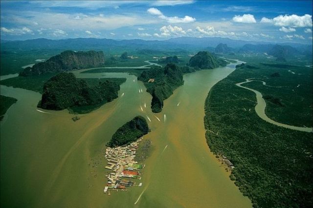 Beautiful pictures made from above (40 photos)