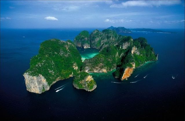 Beautiful pictures made from above (40 photos)
