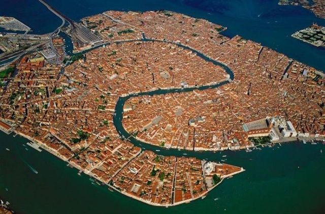 Beautiful pictures made from above (40 photos)