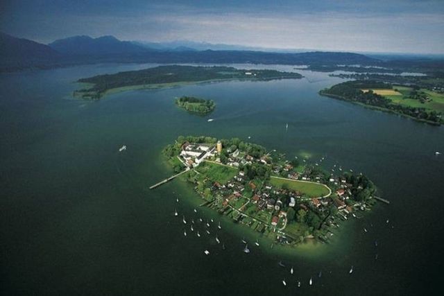Beautiful pictures made from above (40 photos)