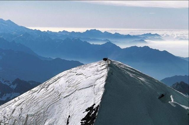 Beautiful pictures made from above (40 photos)