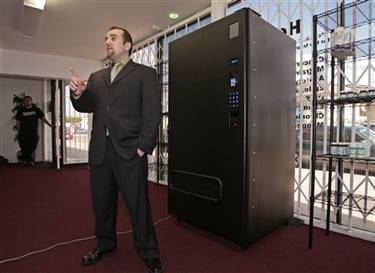 We can buy anything in vending machines (17 photos)