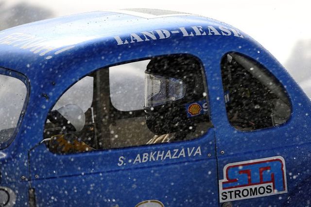 Legends car race (11 photos)