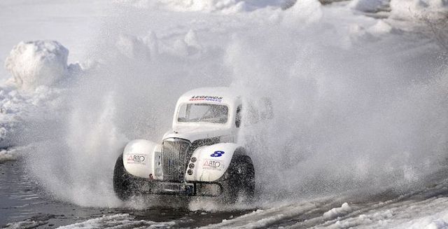 Legends car race (11 photos)