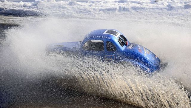 Legends car race (11 photos)