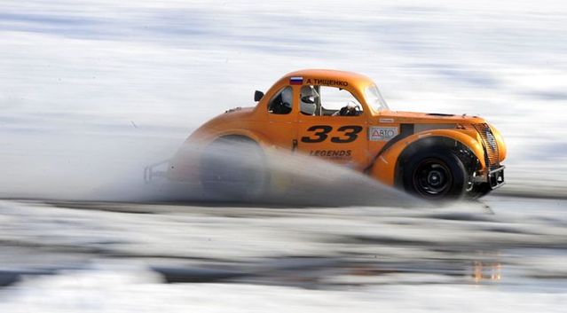 Legends car race (11 photos)