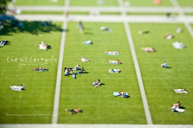 World of little people. Great pictures done with a tilt-shift technique (60 photos)