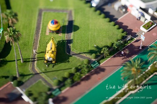 World of little people. Great pictures done with a tilt-shift technique (60 photos)