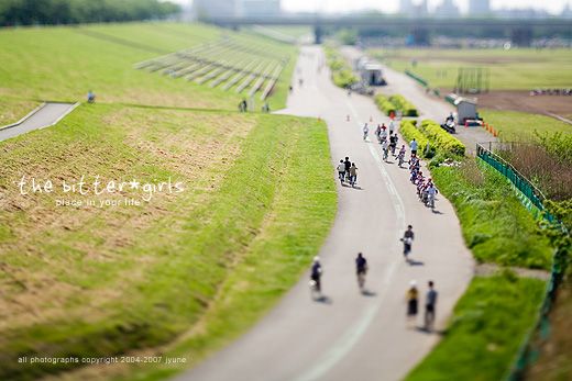 World of little people. Great pictures done with a tilt-shift technique (60 photos)