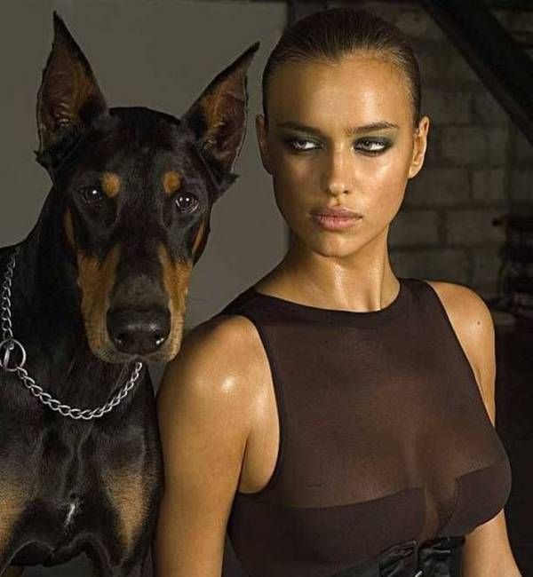 Women and dogs (17 photos)