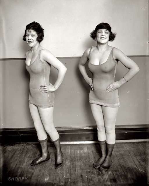 Beautiful girls from the past (53 photos)