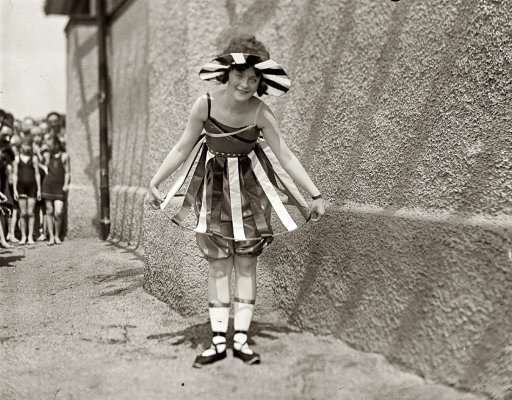 Beautiful girls from the past (53 photos)