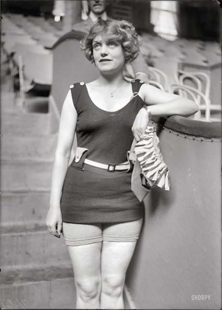Beautiful girls from the past (53 photos)