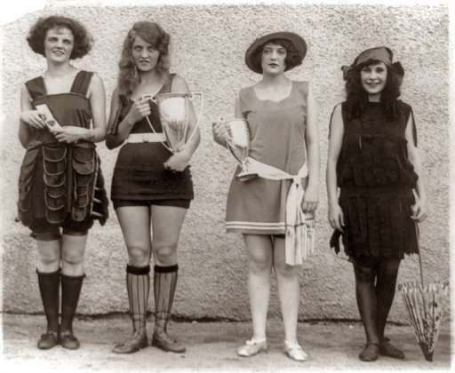Beautiful girls from the past (53 photos)