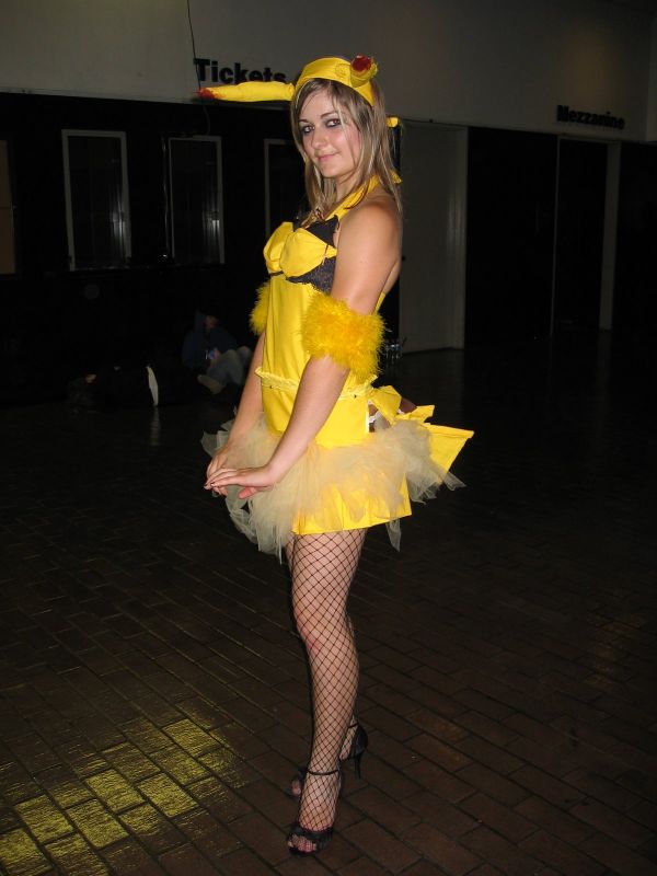 Pikachu girls (20 photos)