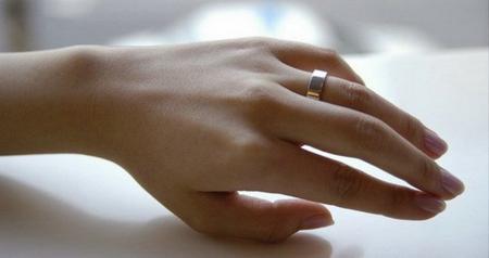 Wedding ring that leaves marks (5 photos) Wedding ring that leaves marks (5 photos)