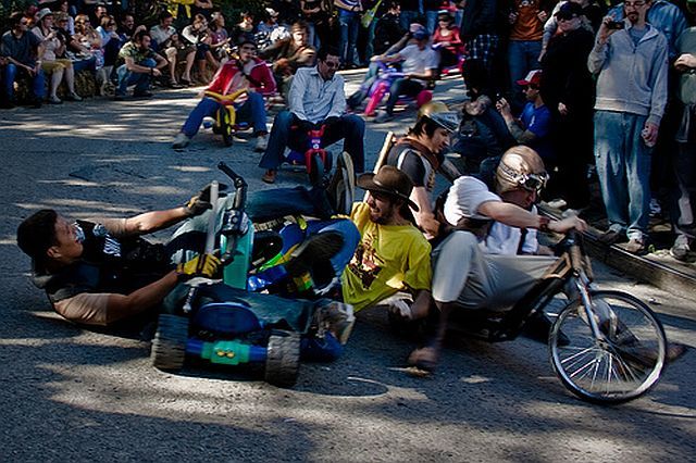 Most funny and unusual race (35 photos)