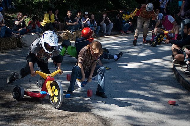 Most funny and unusual race (35 photos)