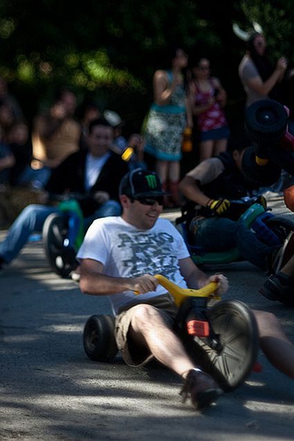 Most funny and unusual race (35 photos)
