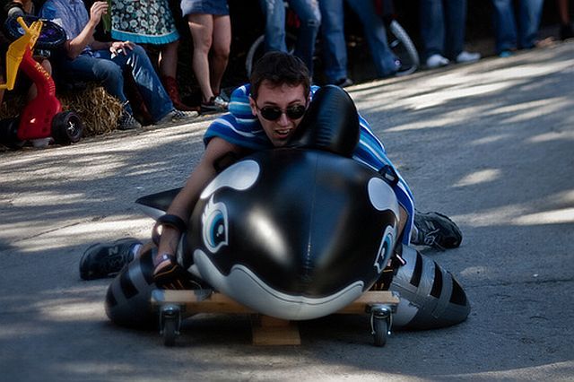 Most funny and unusual race (35 photos)