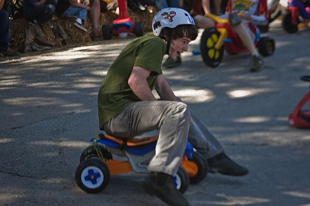 Most funny and unusual race (35 photos)