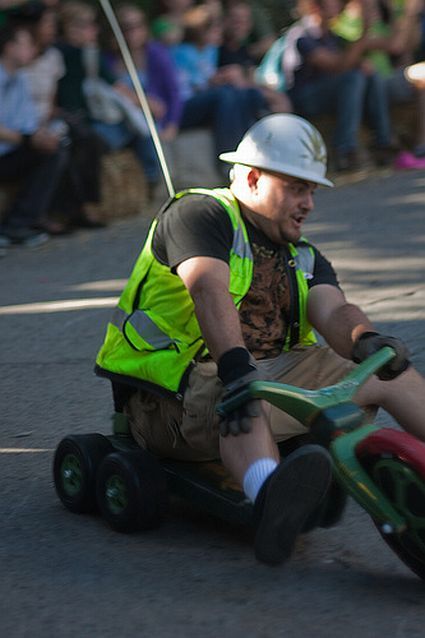 Most funny and unusual race (35 photos)