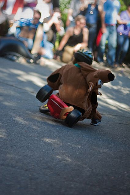Most funny and unusual race (35 photos)