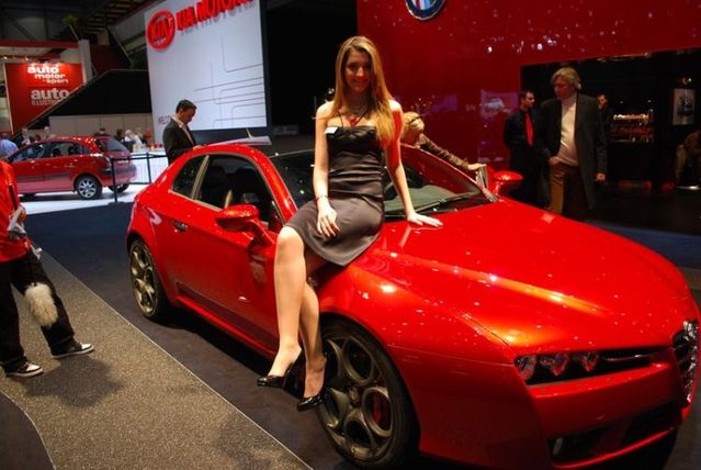 Geneva car show girls (28 photos)