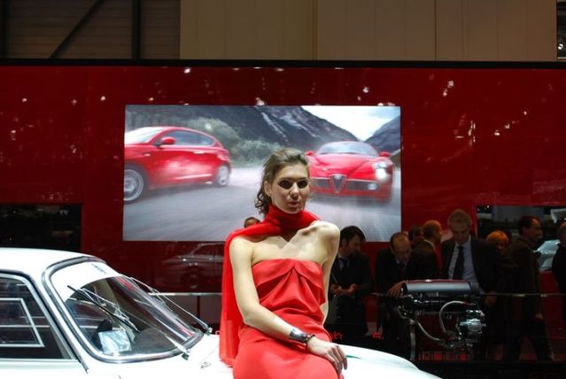 Geneva car show girls (28 photos)
