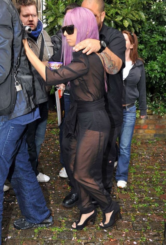 Extravagant Lady Gaga (11 photos)