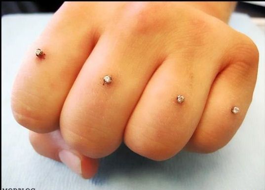 Body modification (25 photos)