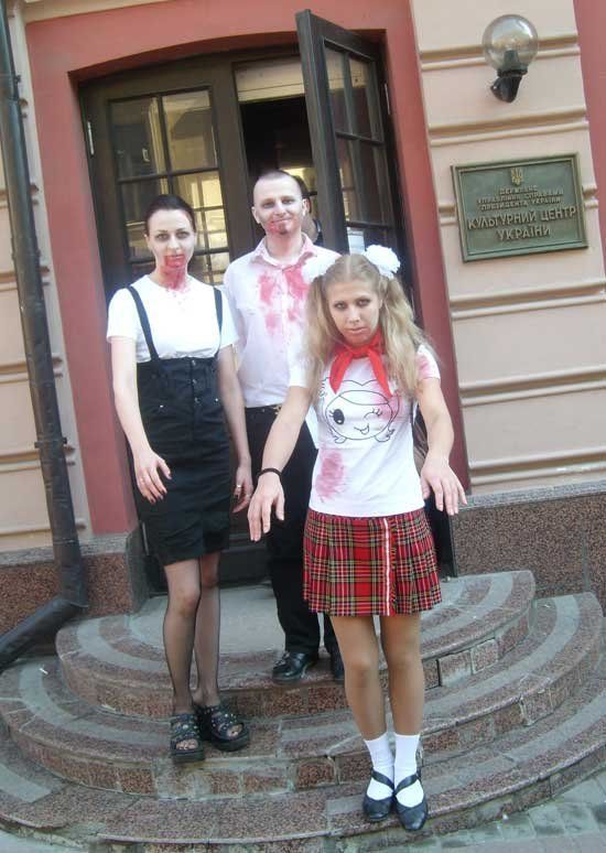 Zombie march in Moscow (10 photos)