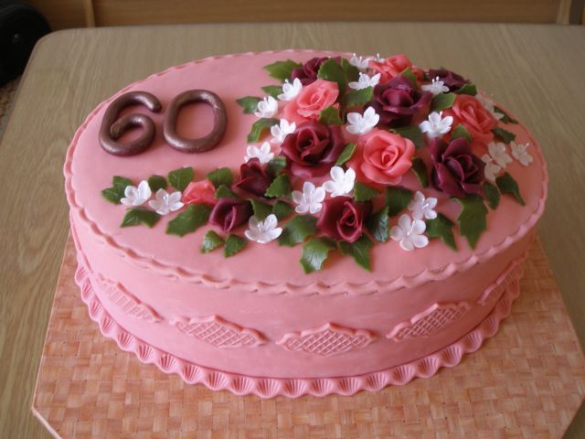 Cool cakes (11 photos)