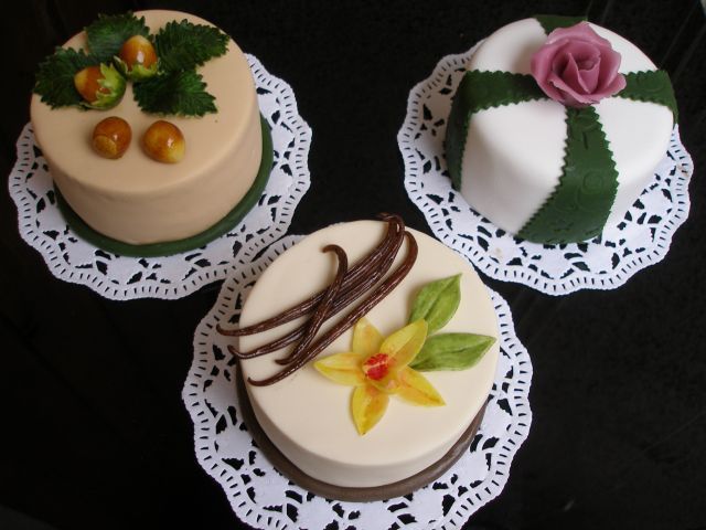 Cool cakes (11 photos)