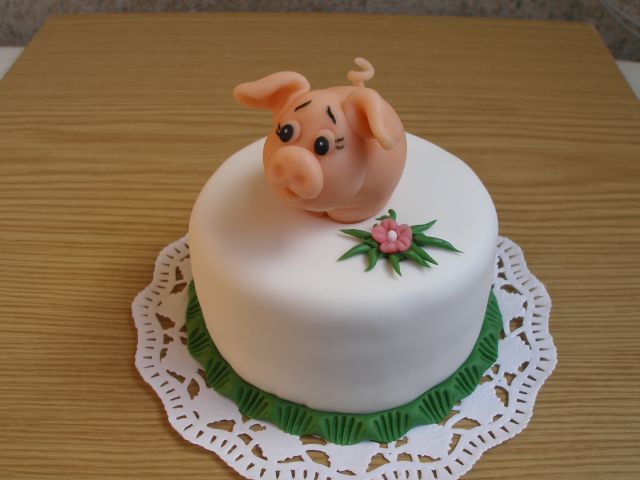 Cool cakes (11 photos)