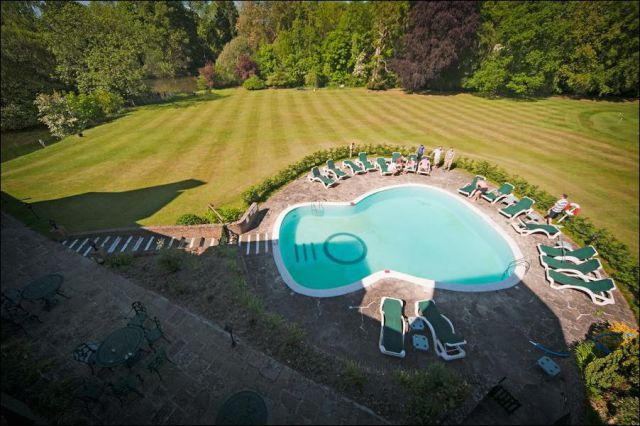 Wanna Swim in the Guitar? (13 pics) Wanna Swim in the Guitar? (13 pics)