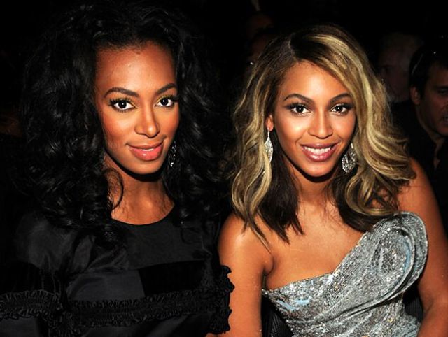 Celebrities and Their Siblings (84 pics)