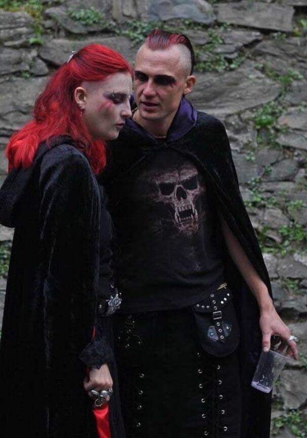 20 Hilarious Goth Fails (20 pics)