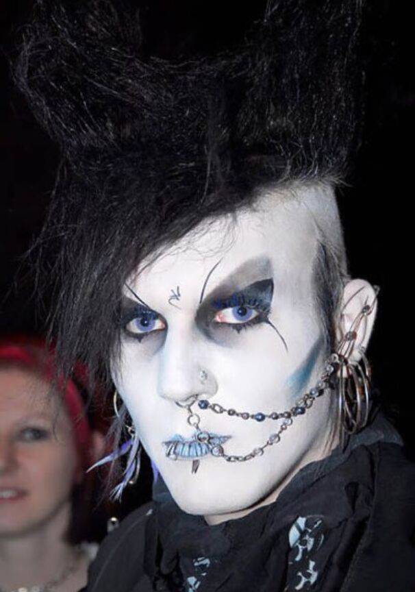 20 Hilarious Goth Fails (20 pics)
