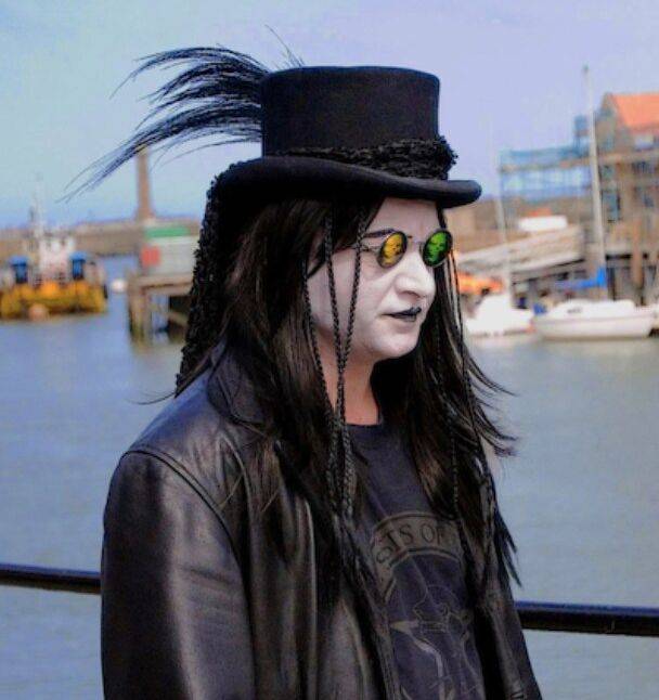 20 Hilarious Goth Fails (20 pics)