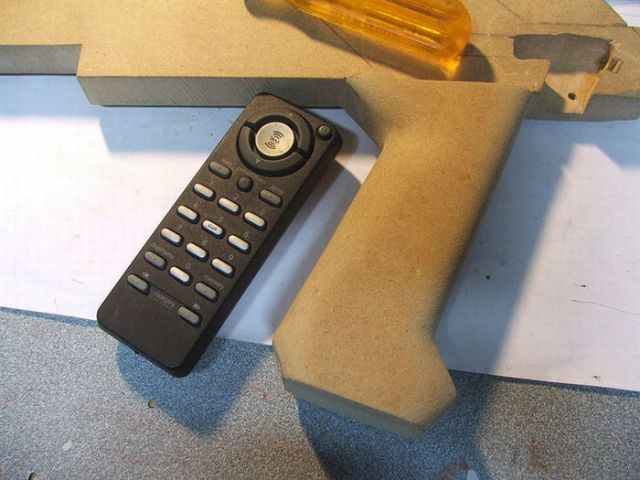 Awesome Mass Effect Rifle Replica (61 pics) Awesome Mass Effect Rifle Replica (61 pics)